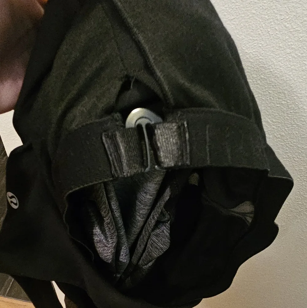 Lululemon Drawstring Waist/ Built In Bra Tank Top Size S Yoga/ Work Out - Picture 6 of 7